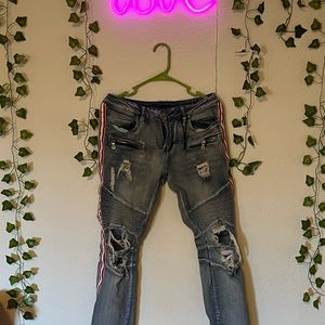 Rue 21 blue jeans distressed and red lining